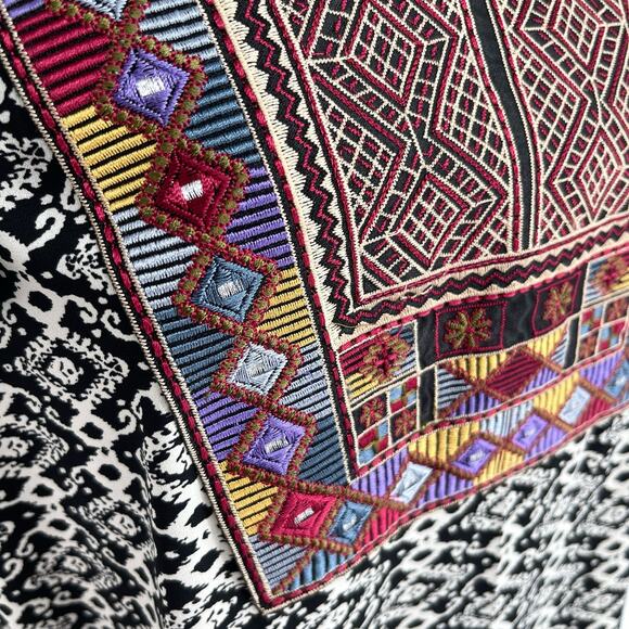 Collective Concepts NWT Flutter Sleeve Embroidered Dress SZ XS Black White Multi - Picture 3 of 8